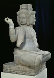 Escultura de Brahma com quatro rostos, de Batambang, Camboja, estilo Koh Ker, meados do século X